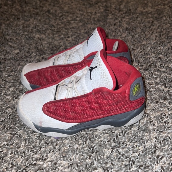 Red Jordan Retro 13 - Picture 2 of 6